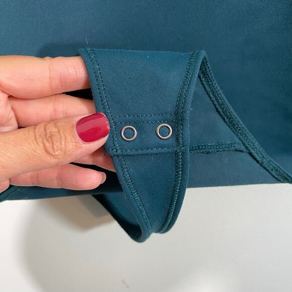 Abercrombie & Fitch Mock Neck Long Sleeve Soft A&F Stretchy Bodysuit Size S - Picture 8 of 9